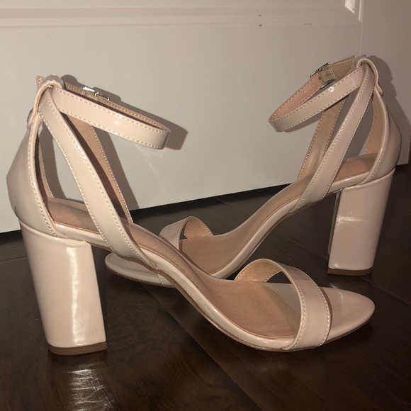 Nude Heels !! NEVER WORN - Picture 2 of 4